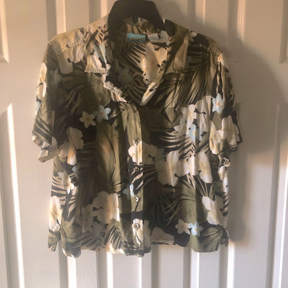 Bahama Beach green Hawaiian floral design button up blouse size XL